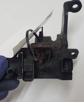 Citroen C5 Turbo solenoid valve 9660693180