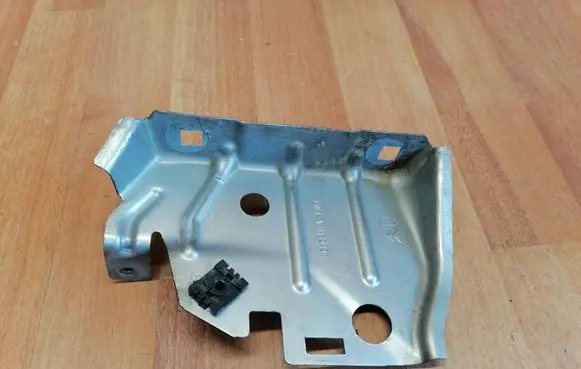 Citroen C4 Grand Picasso Fender mounting bracket 538331A 538331 7841W3