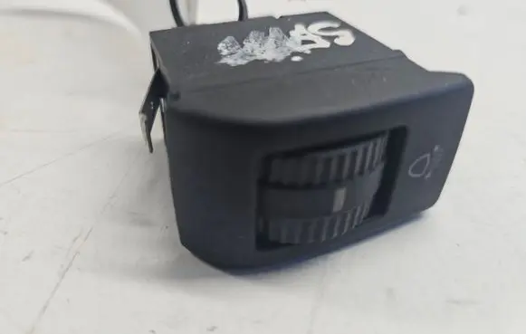 Seat Toledo I (1L) Headlight level height control switch 1L0941333