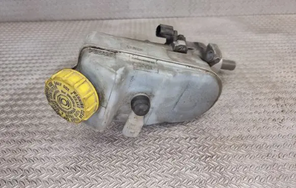 Volkswagen Transporter - Caravelle T5 Master brake cylinder 7E0611303C