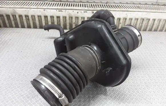 Nissan Murano Z50 Air intake duct part