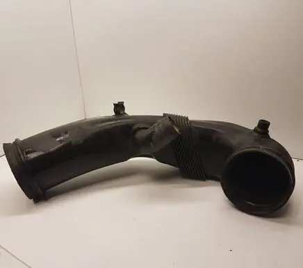 Audi A8 S8 D3 4E Air intake hose/pipe 077129629