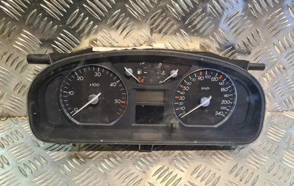 Renault Laguna II Speedometer (instrument cluster) 8200218888