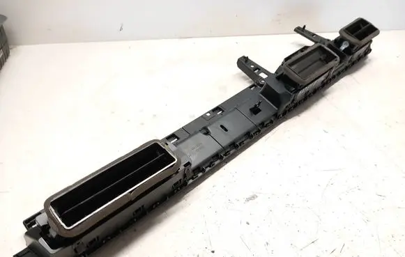 Dash center air vent grill