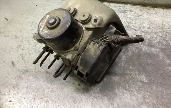 Volvo V70 ABS Pump 1092504033 8671224 5WK84002