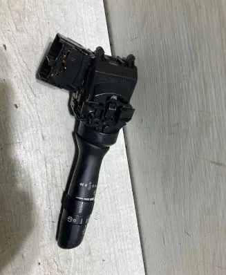 Toyota Yaris Wiper control stalk 0d190
