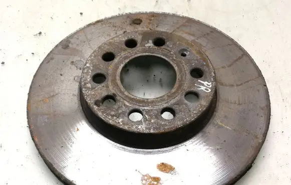 Volkswagen Touran I Front brake disc