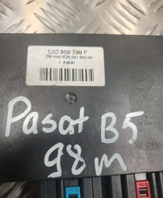 Volkswagen PASSAT B5 Comfort/convenience module 1J0959799F