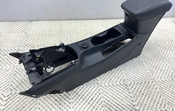Opel Astra K Center console