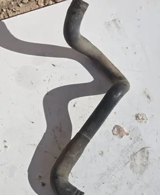 Engine coolant pipe/hose