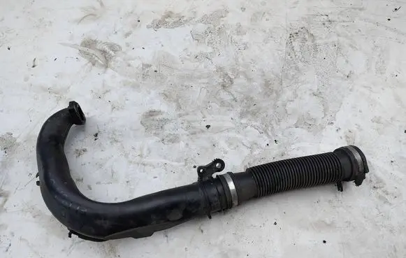 Renault Fluence Air intake hose/pipe 8200645723