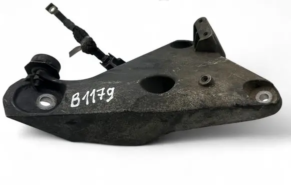 BMW X5 E70 Engine mount bracket 6790021