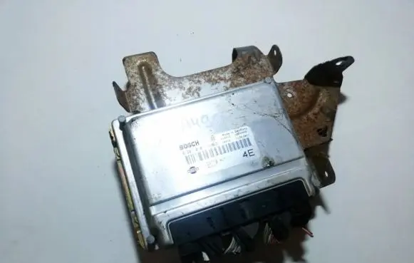 Nissan Almera Tino Engine control unit/module 0281010718 010419