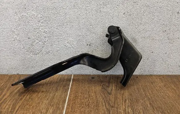 Seat Leon (5F) Engine bonnet/hood hinges 5F0823302B
