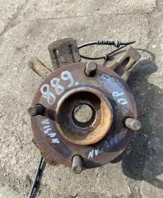 Nissan NV200 Front wheel hub