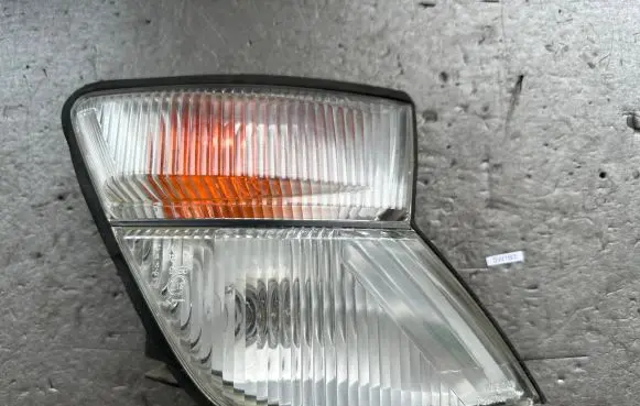 Nissan Patrol Y61 Front indicator light 26110VB129