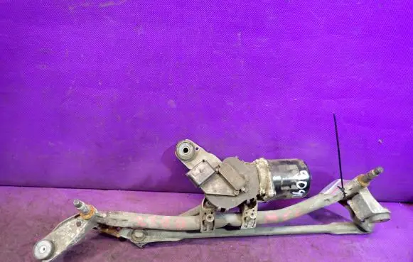 Renault Megane II Front wiper linkage and motor
