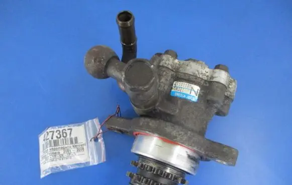 Nissan Primera Power steering pump 21101120