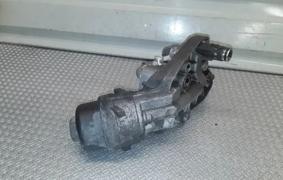 Opel Insignia A Oil filter mounting bracket 55578737