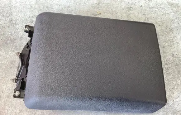 BMW 5 E39 Armrest 8196936