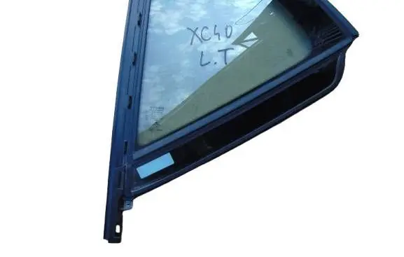 Volvo XC40 Rear vent window glass 32244803