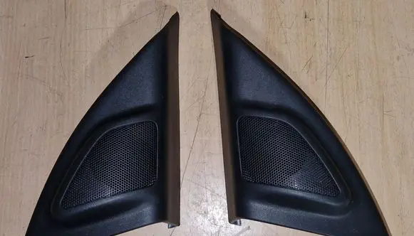 Volvo V70 Front door high frequency speaker 30781065 30781066
