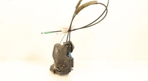 Toyota Corolla Verso E121 Rear door lock 
