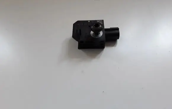 Opel Zafira C Airbag deployment crash/impact sensor 13504470