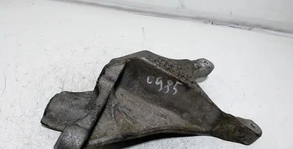 Audi A8 S8 D3 4E Engine mounting bracket 4E0199370 4E0199370BA