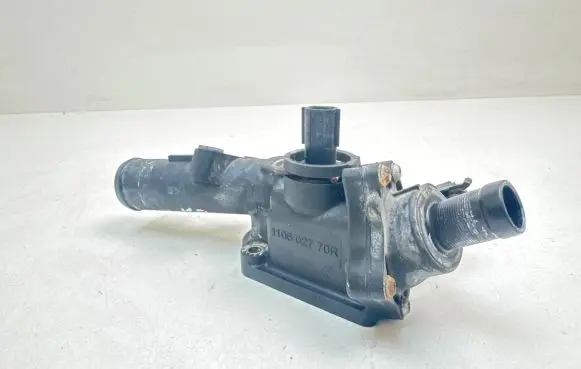 Nissan Qashqai Thermostat housing 110602770R