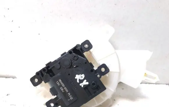 Lexus RX 450H Air flap motor/actuator 0638002031