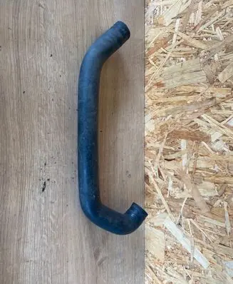 Volkswagen Santana Coolant pipe/hose 321121051L