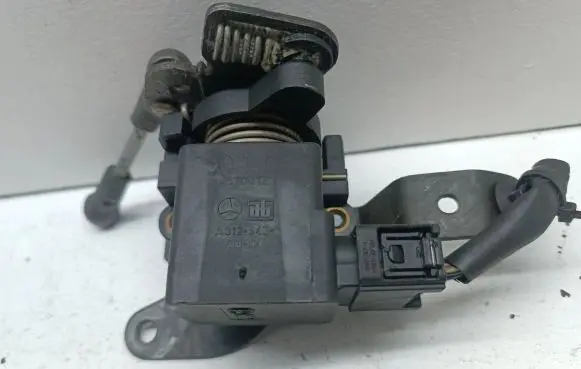 Mercedes-Benz A W168 Accelerator throttle pedal A0125423317