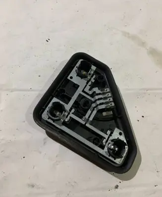 BMW 5 E39 Tail light bulb cover holder 8371325 393405