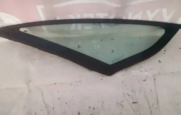 Citroen C4 I Picasso Front triangle window/glass 