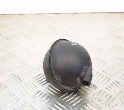 Vacuum air tank