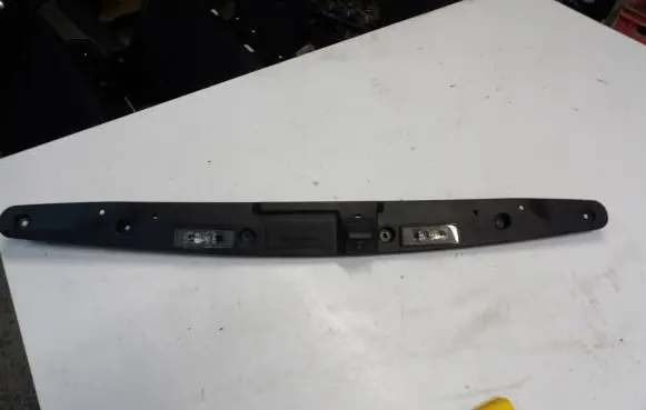 Renault Arkana Trunk door license plate light bar 