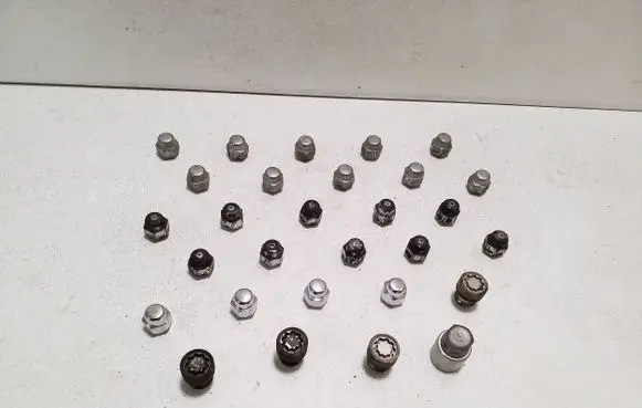 Nissan Navara D23 Nuts/bolts 
