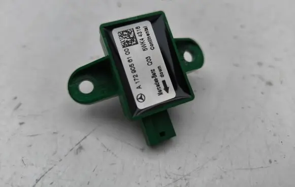 Mercedes-Benz CLS C218 X218 Airbag deployment crash/impact sensor A1729056100
