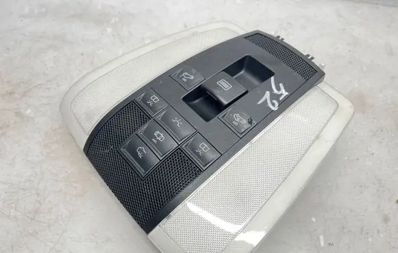 Mercedes-Benz C W204 Front seat light A2048201823