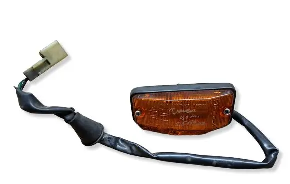 Isuzu Trooper Front fender indicator light 21421338