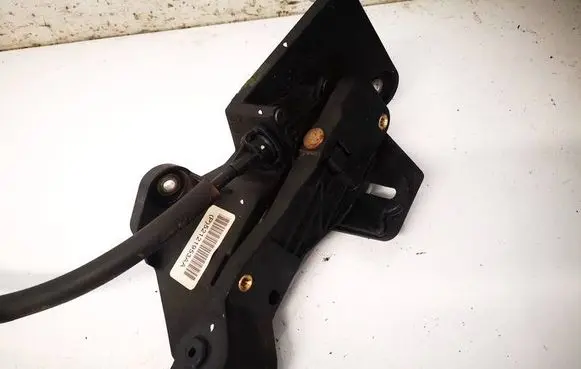 Jeep Grand Cherokee (WK) Accelerator throttle pedal 52121953AA P52121953AA