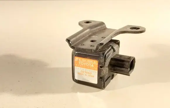 Toyota Prius (XW20) Airbag deployment crash/impact sensor G484547020 1876005720