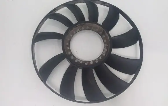 Volkswagen PASSAT B5 Fan impeller 058121301B