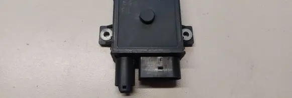BMW 5 E60 E61 Glow plug pre-heat relay 780120102