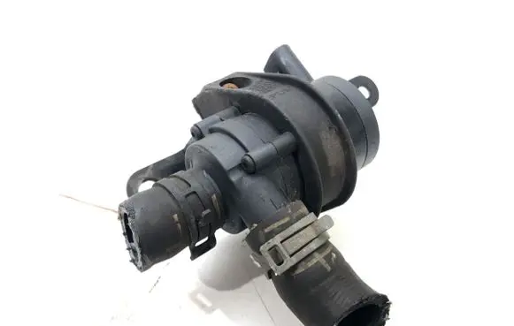 Seat Leon (1P) Oil filter mounting bracket 1K0965561F