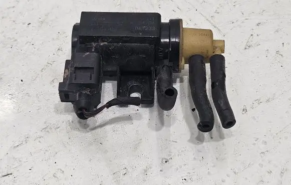 Volkswagen Golf Plus Vacuum valve 1K0906627A
