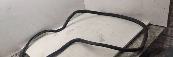 Volkswagen PASSAT CC Loading door rubber seal (on body) 3c8827705H