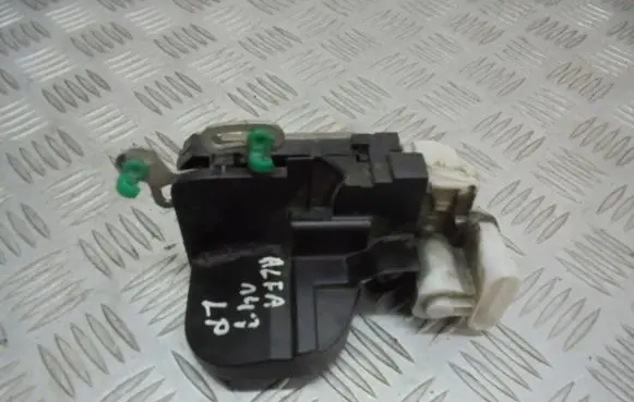 Alfa Romeo 147 Front door lock