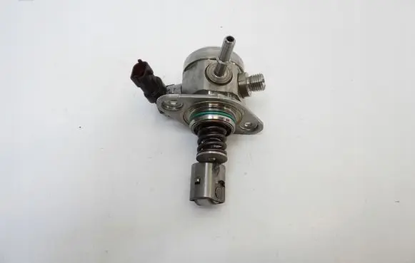 Volvo XC40 Fuel injection high pressure pump 31405318